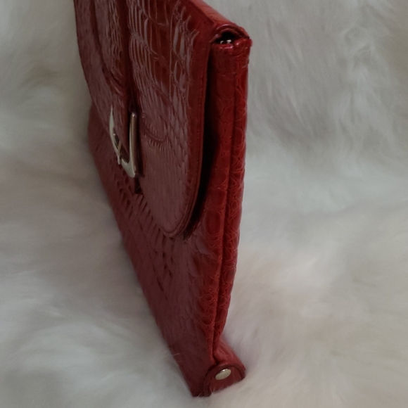 Red Patten Leather Croc Clutch Handbag - Picture 3 of 6